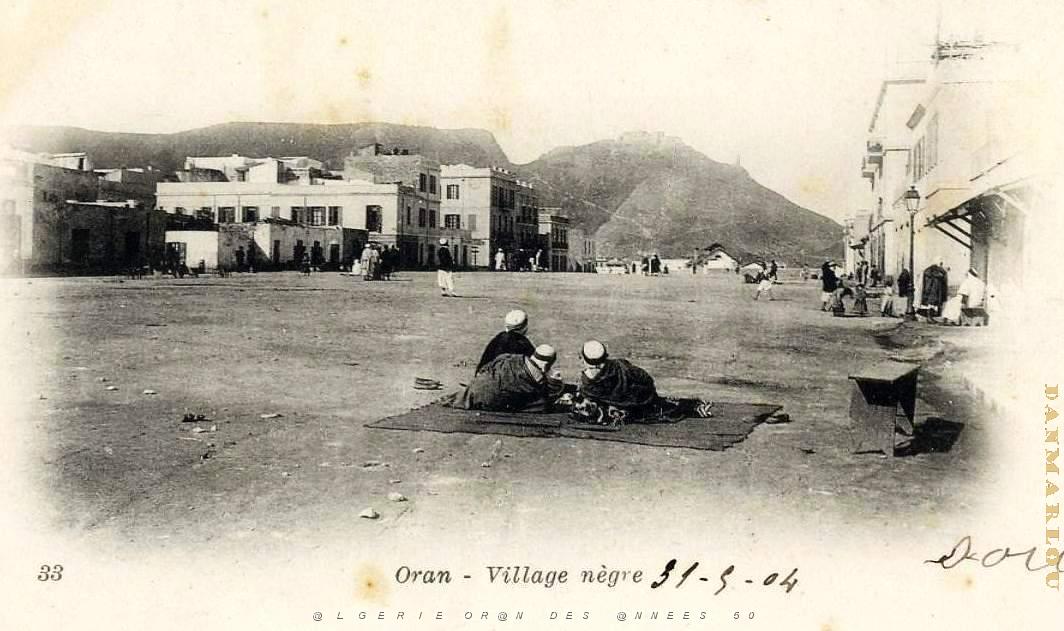 CA a- 006- Village negre.jpg
